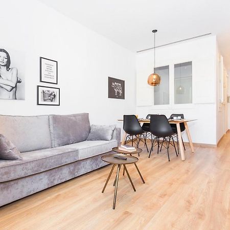 Cozy Apartment Close To Passeig De Gracia Barcelona Bagian luar foto