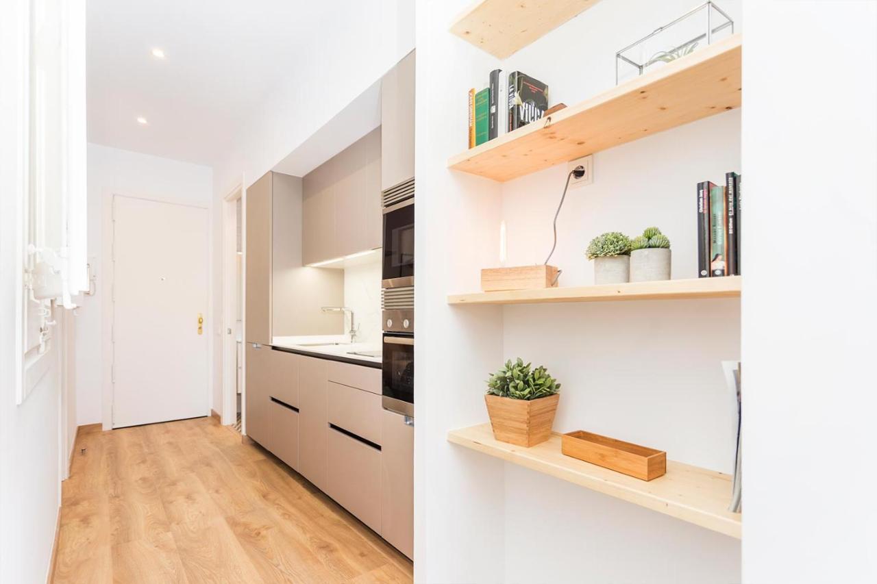 Cozy Apartment Close To Passeig De Gracia Barcelona Bagian luar foto